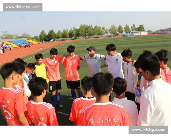 远射技艺精髓与实践分析 探讨足球比赛中远射的策略与技巧